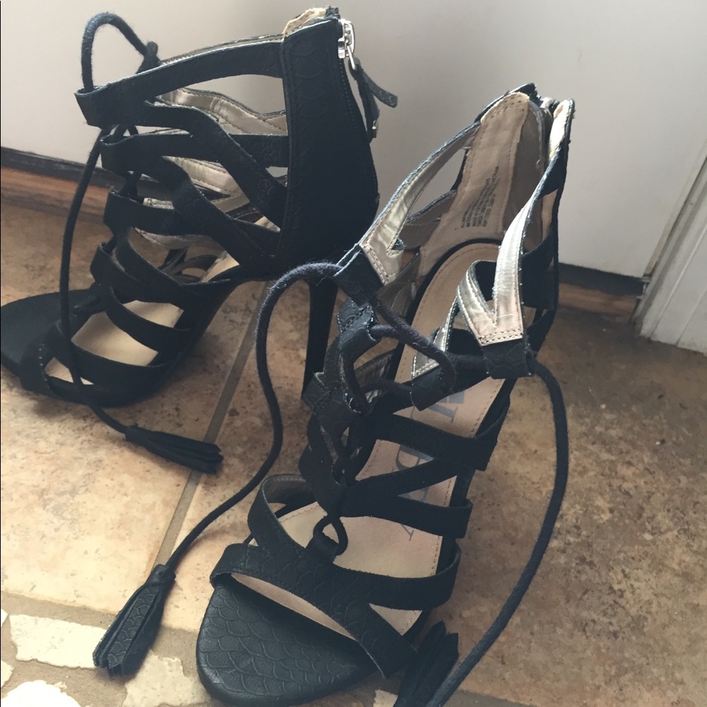 Sam and libbie heels